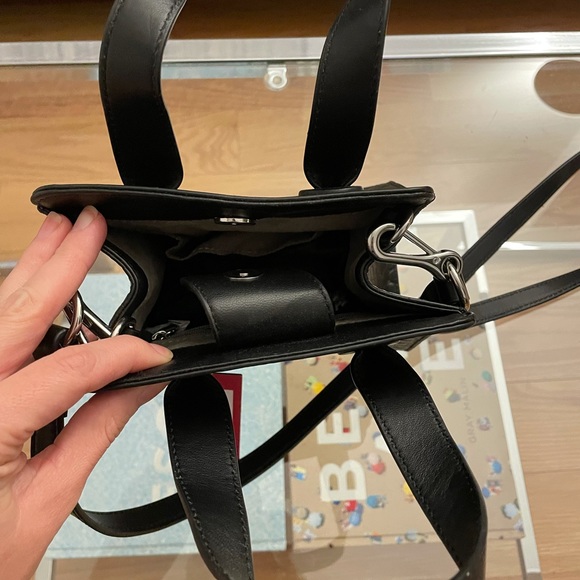 Vince Camuto croc crossbody - Picture 2 of 3